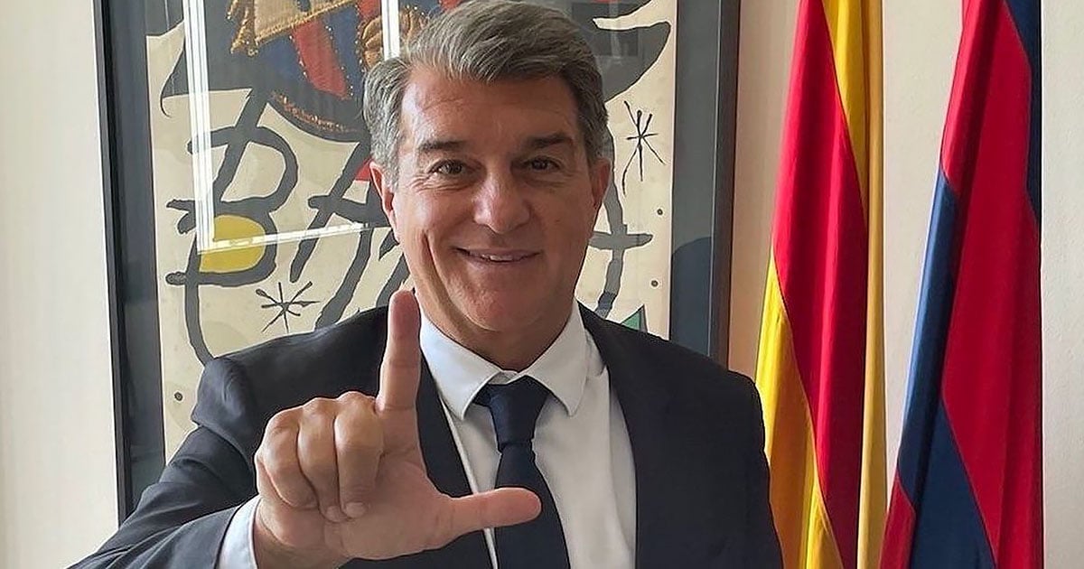 Президент Барселоны Жоан Лапорта  объявил о том, что Хави останется на следующий сезон